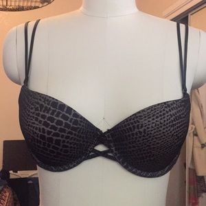 Calvin Klein Padded Push-up bra size 34C